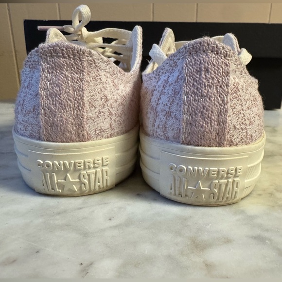 Like NEW Pink Converse all star women’s size 5 - worn once - Picture 7 of 8